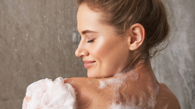 Clear Skin: The Benefits of Using an Acne-Fighting Body Wash